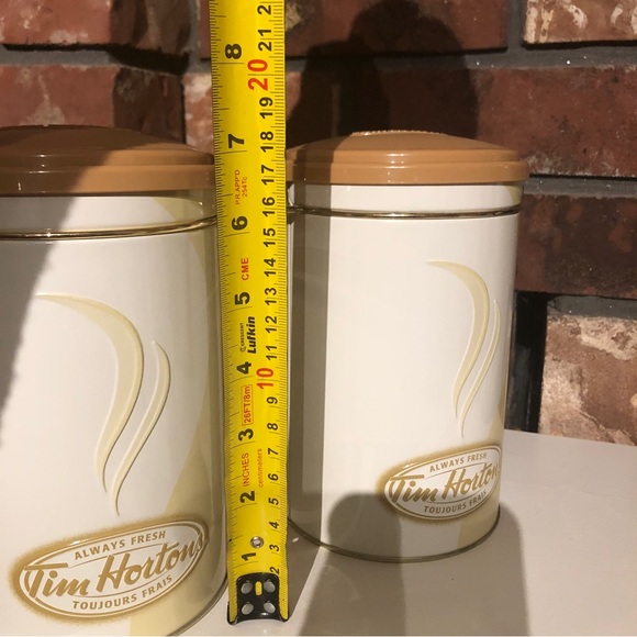Tim Hortons-Set of 2 limited edition Tim coffee tins - Picture 2 of 7
